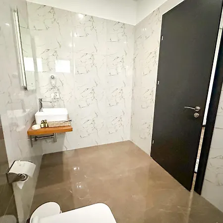 Old Bazaar بيت ريفي تيرانا